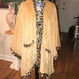 Blanket Cape 👋🏽👏👋🏽👏